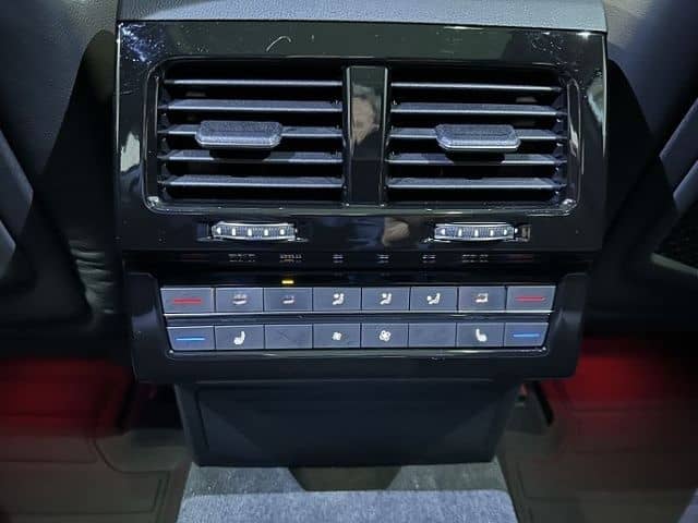 Volkswagen Touareg R-Line 3.0 V6 TSI 4M *STHZ,PANORAMA,AHK, foto 21