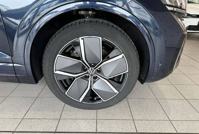Volkswagen Touareg R-Line 3.0 V6 TSI 4M *STHZ,PANORAMA,AHK, foto 8