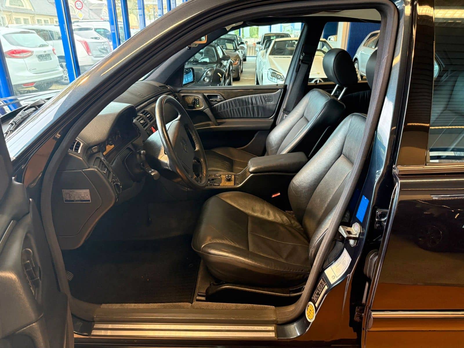 Mercedes-Benz E 420 AVANTGARDE / Vollausstattung / MB Historie foto 9