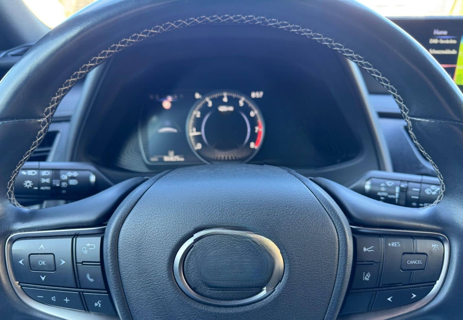 Lexus UX 200 Luxury Line/ACC/LED/Sitzh/Navi/Kamera foto 10