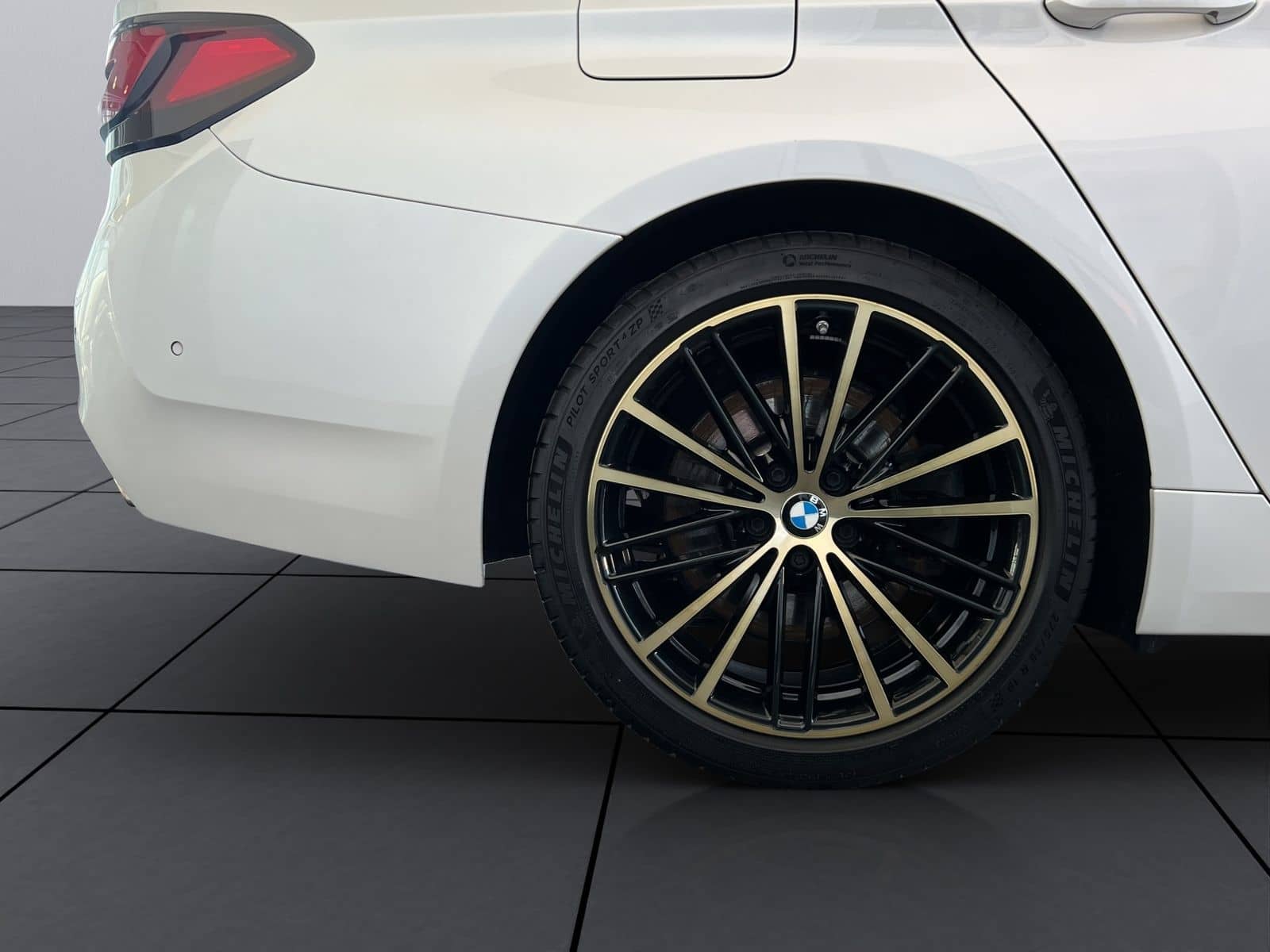 BMW 540i xDrive Touring Luxury Laser ACC 360° Pano foto 5