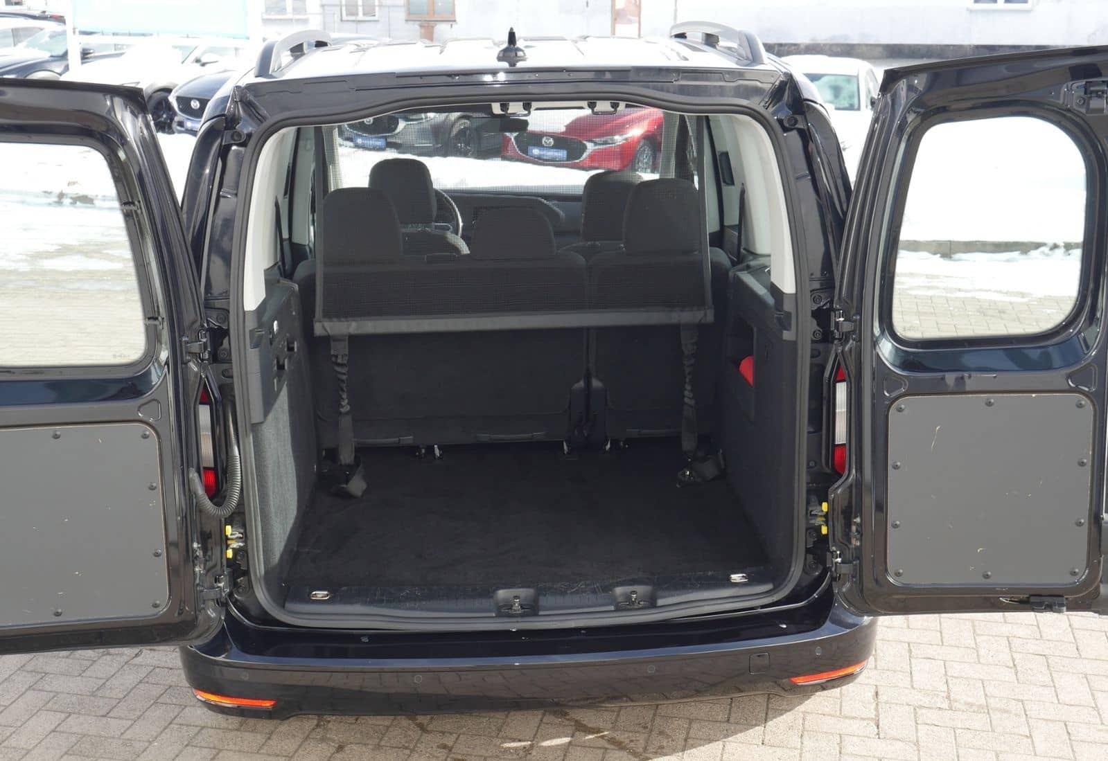 Volkswagen Caddy 2.0 TDI Life DSG TEMPOMAT SITZHZG RFK APP- foto 14