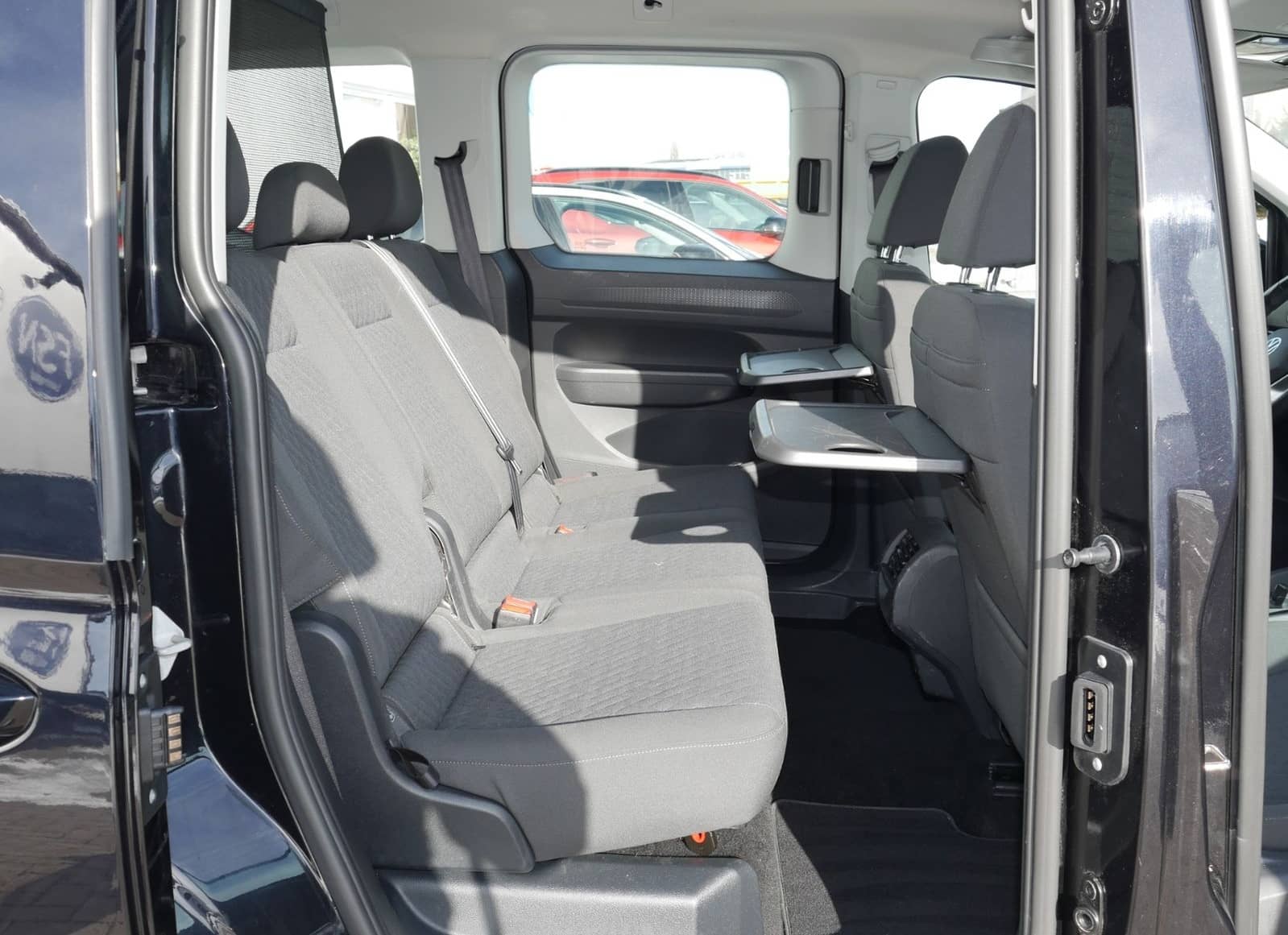 Volkswagen Caddy 2.0 TDI Life DSG TEMPOMAT SITZHZG RFK APP- foto 5