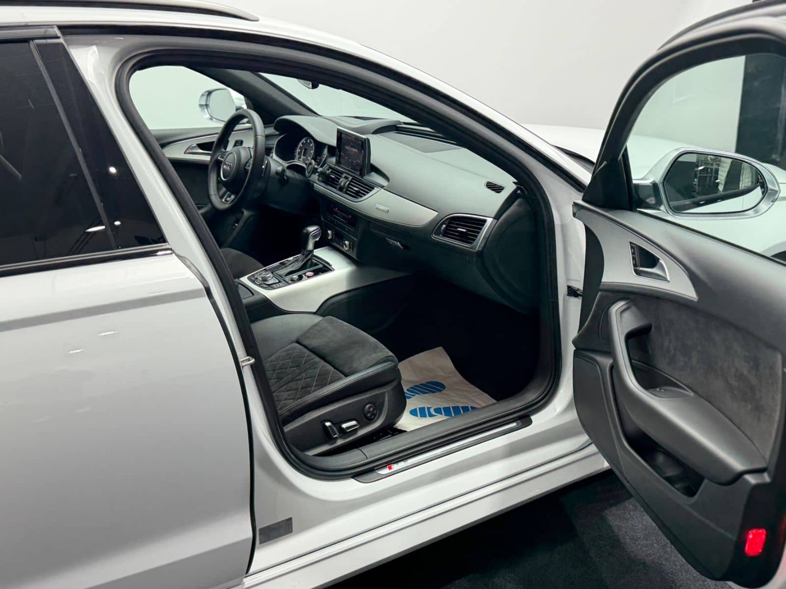 Audi S6 Avant 4.0 TFSI quattro foto 11