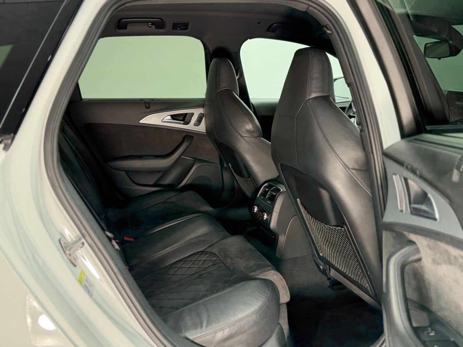 Audi S6 Avant 4.0 TFSI quattro foto 13