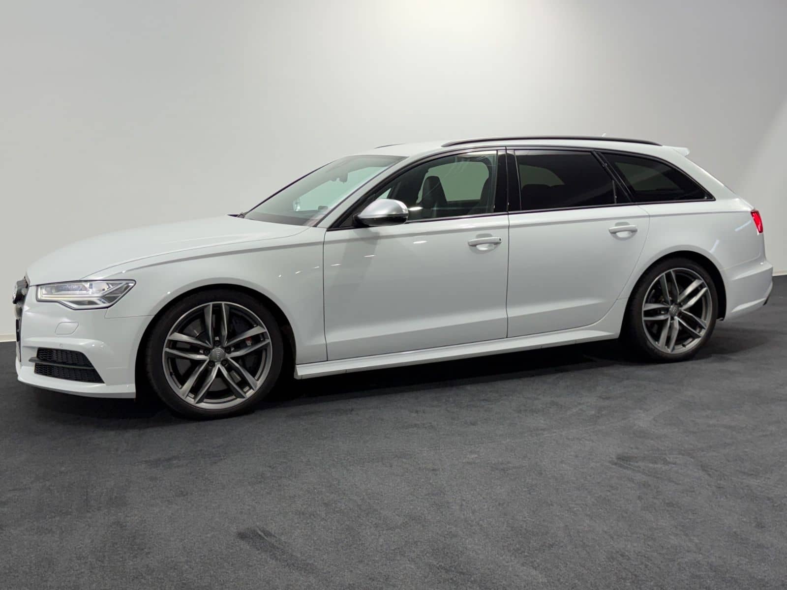 Audi S6 Avant 4.0 TFSI quattro foto 17