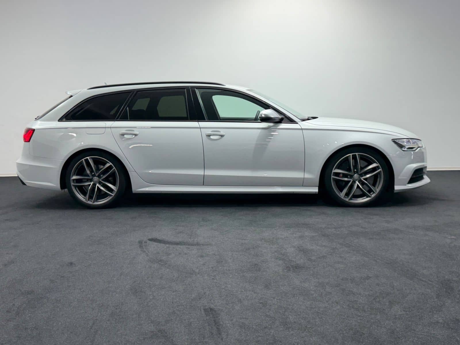 Audi S6 Avant 4.0 TFSI quattro foto 9