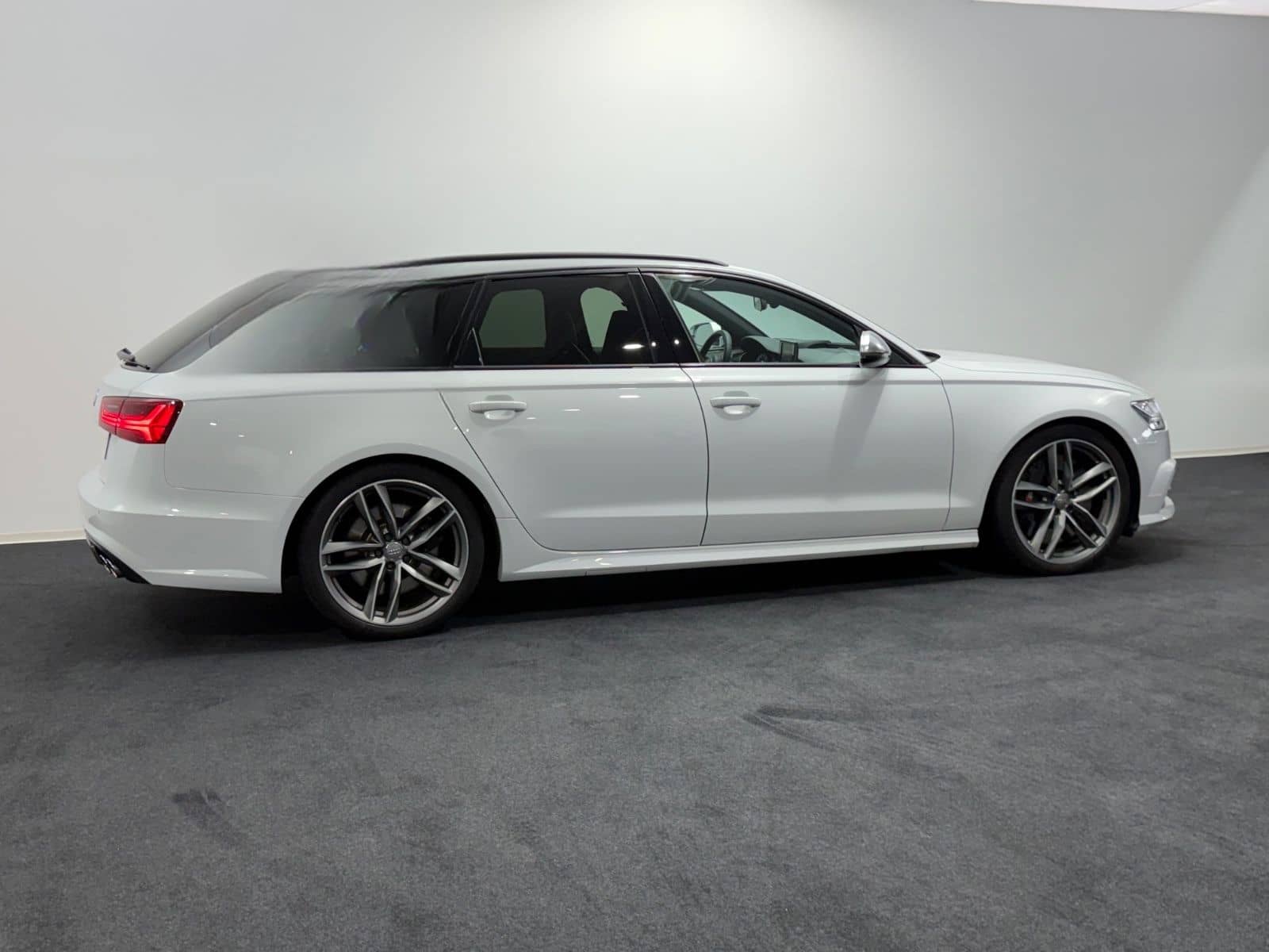 Audi S6 Avant 4.0 TFSI quattro foto 10