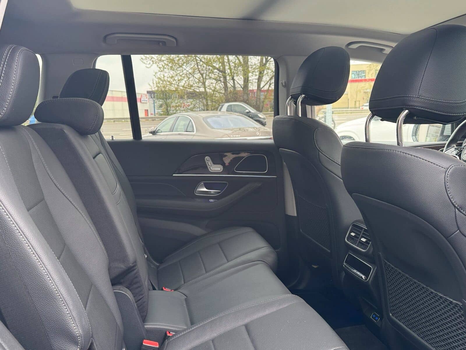 Mercedes-Benz GLS 350 d 4MATIC Distro Pano AHK Akustik 21 Zoll foto 18