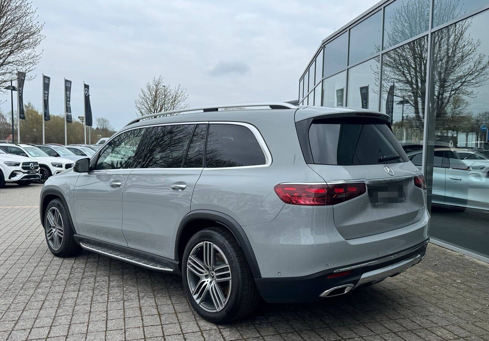 Mercedes-Benz GLS 350 d 4MATIC Distro Pano AHK Akustik 21 Zoll foto 6