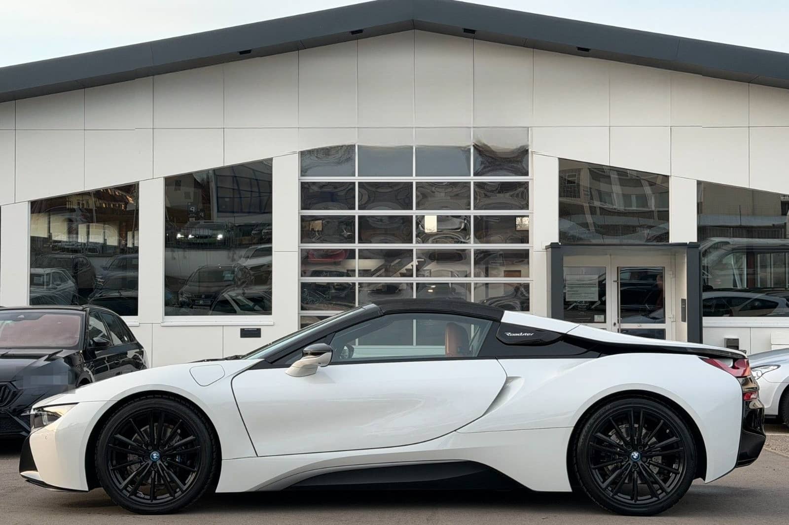 BMW i8 Roadster foto 2