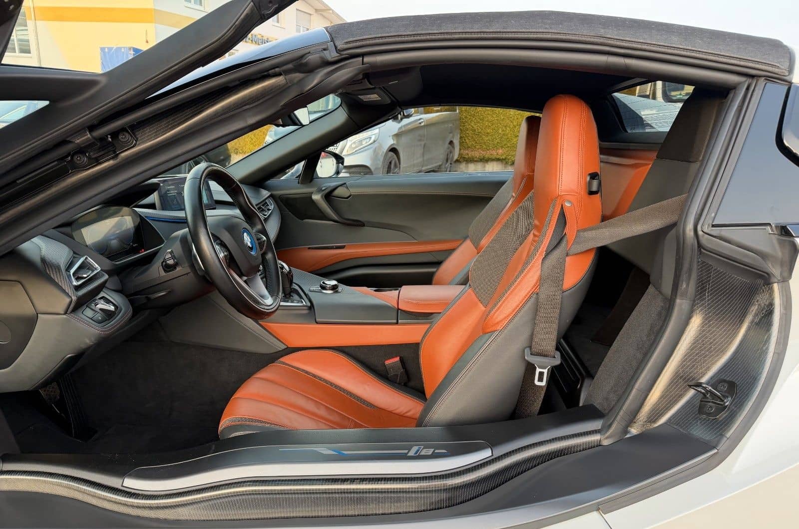 BMW i8 Roadster foto 12