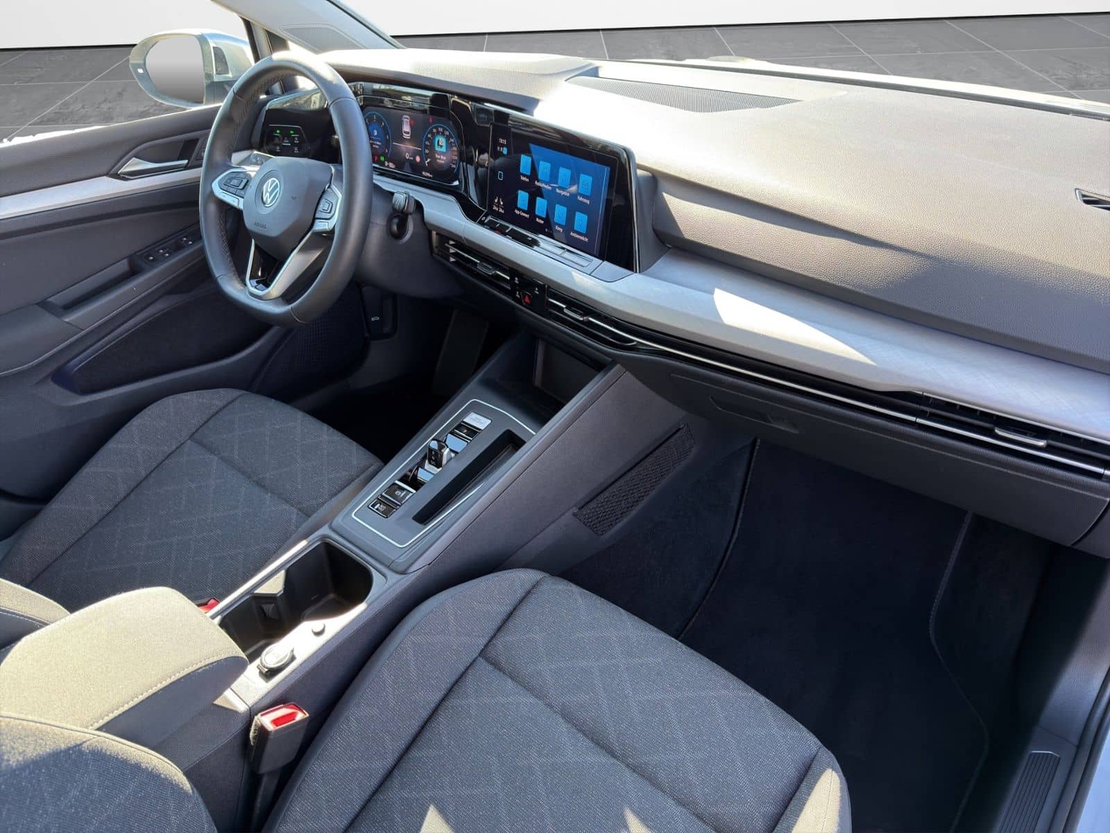 Volkswagen Golf Variant 2.0TDI Life LED/AHK/StHz/App/Navi/A foto 15