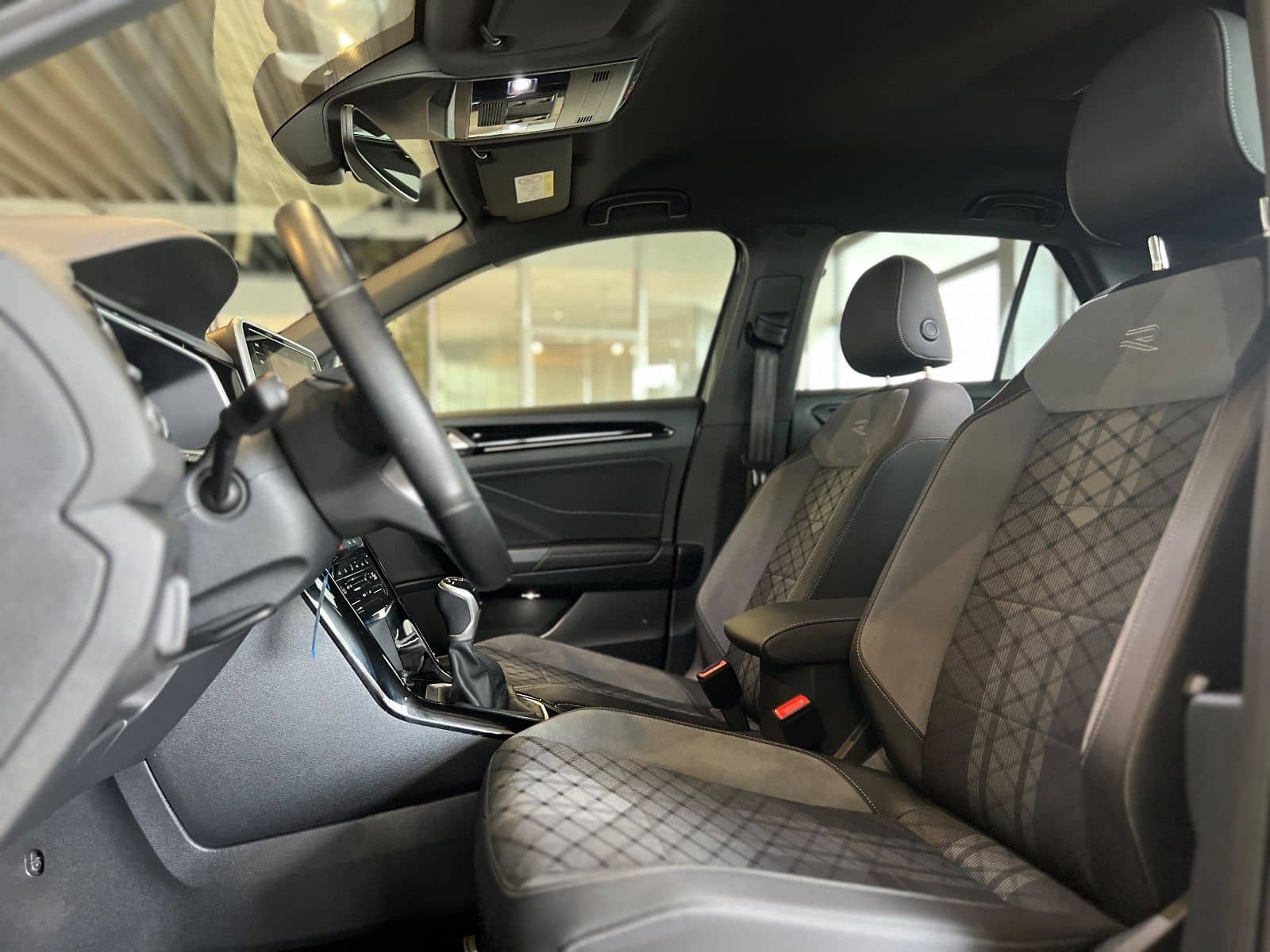 Volkswagen T-Roc R-Line/KAMERA/NAVI/AHK/LED-SCHEINWERFER foto 13