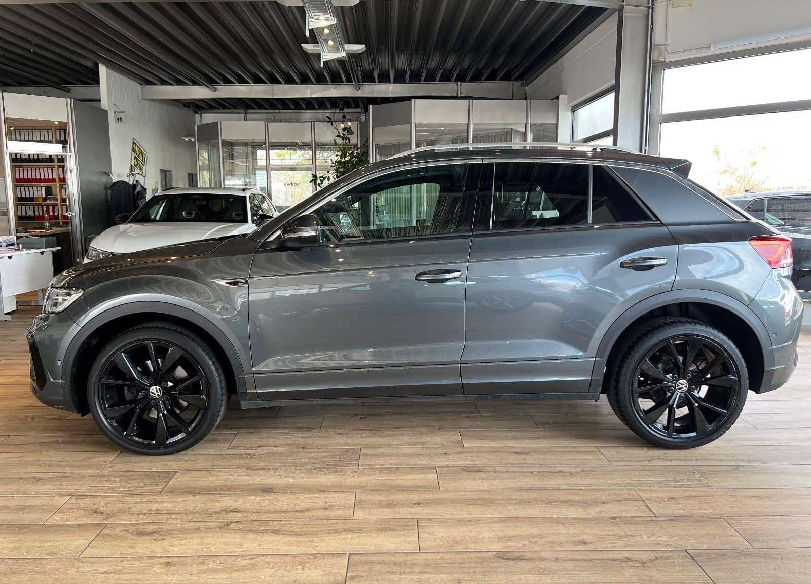 Volkswagen T-Roc R-Line/KAMERA/NAVI/AHK/LED-SCHEINWERFER foto 6