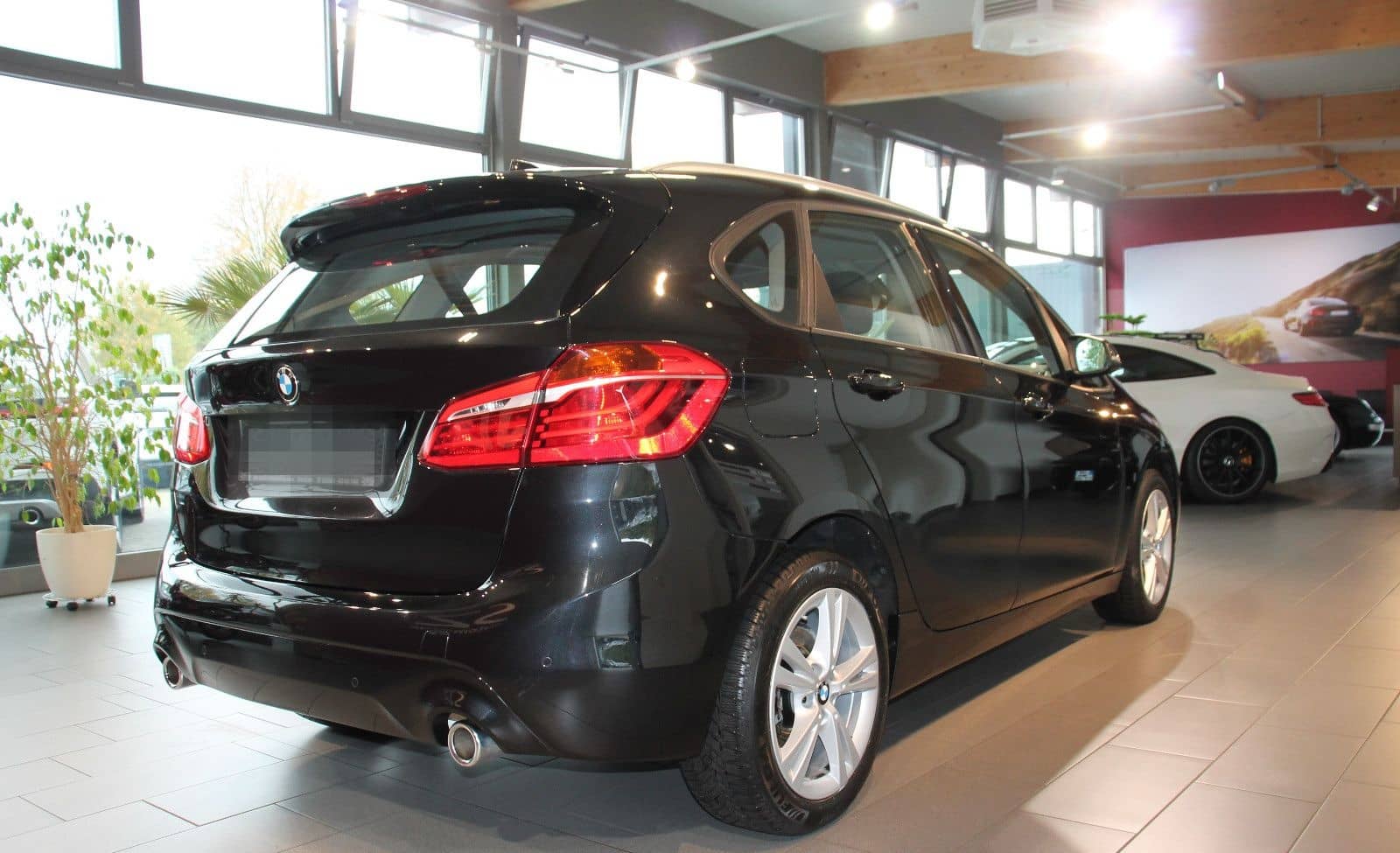 BMW 218 Active Tourer PDC Navi SHZ LED foto 6