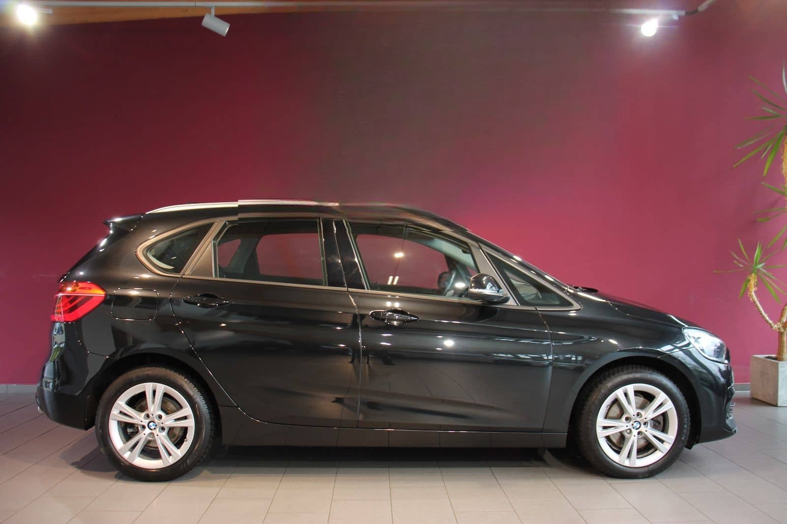 BMW 218 Active Tourer PDC Navi SHZ LED foto 7