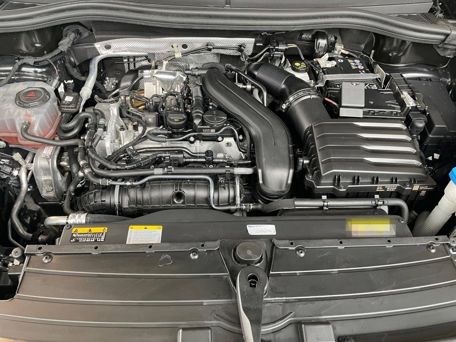 Volkswagen Tiguan 1.5 eTSI Goal MATRIX AHK ACC NAVI SIDE foto 8