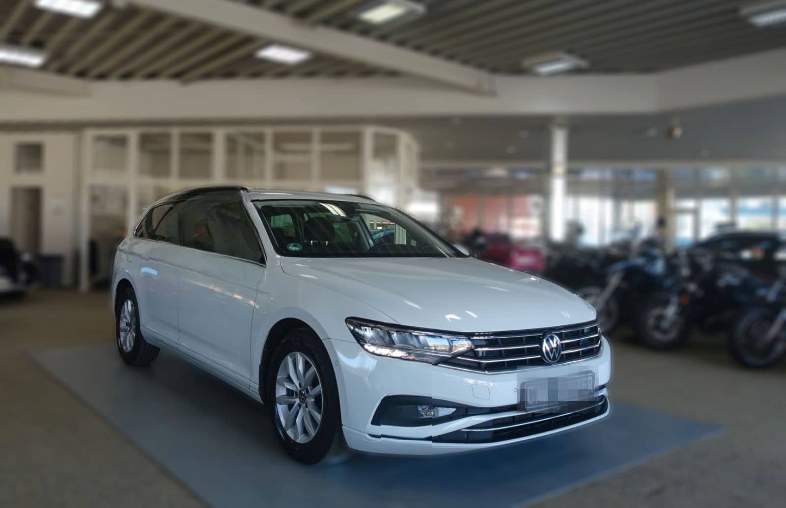 Volkswagen Passat Variant Business PLUS; NAV/ ACC/ KAM/ LED foto 1