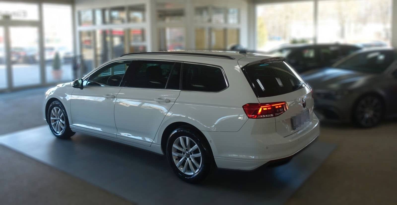 Volkswagen Passat Variant Business PLUS; NAV/ ACC/ KAM/ LED foto 7