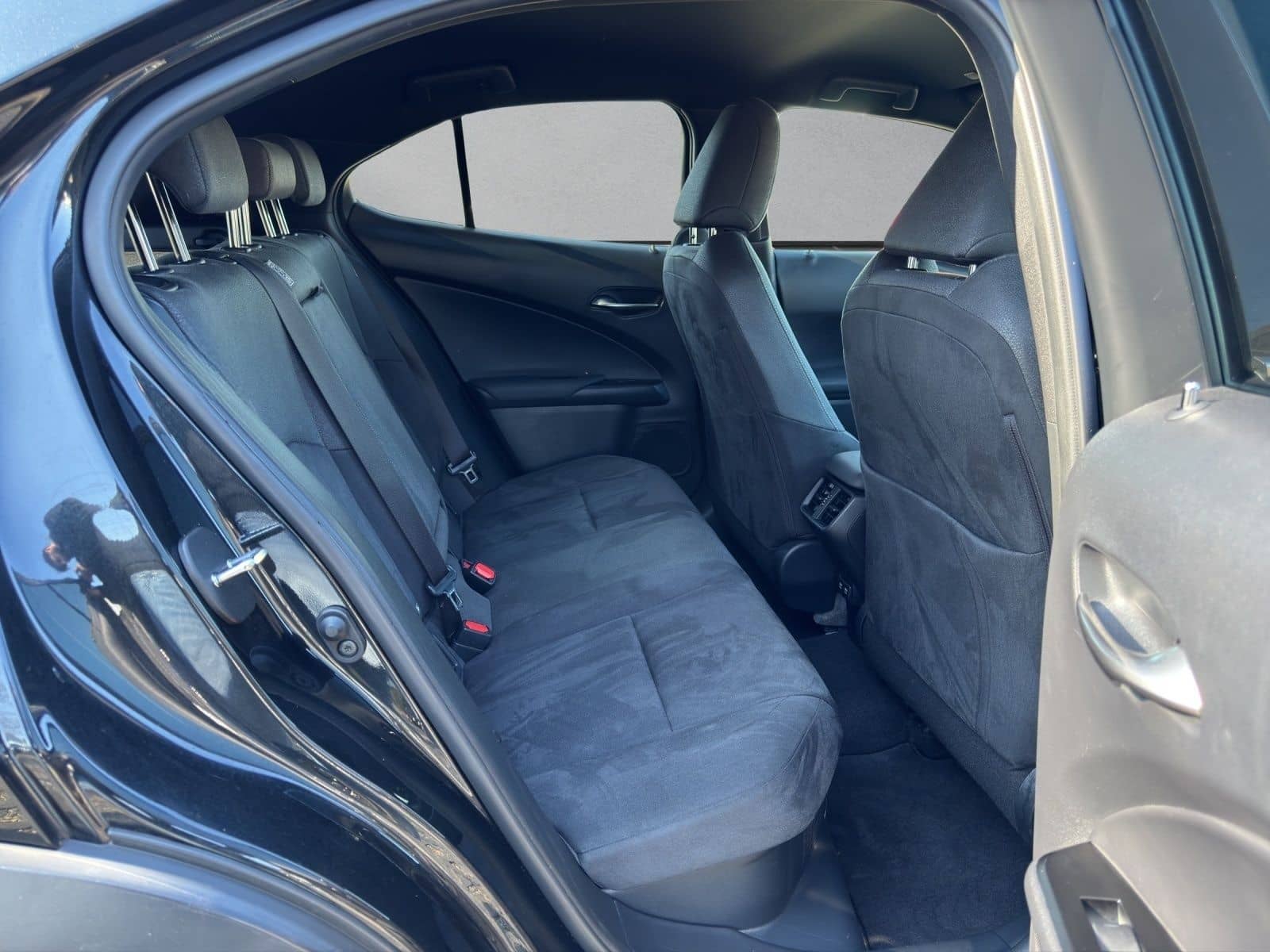 Lexus UX 250h Style SHZ Kamera Alu foto 17