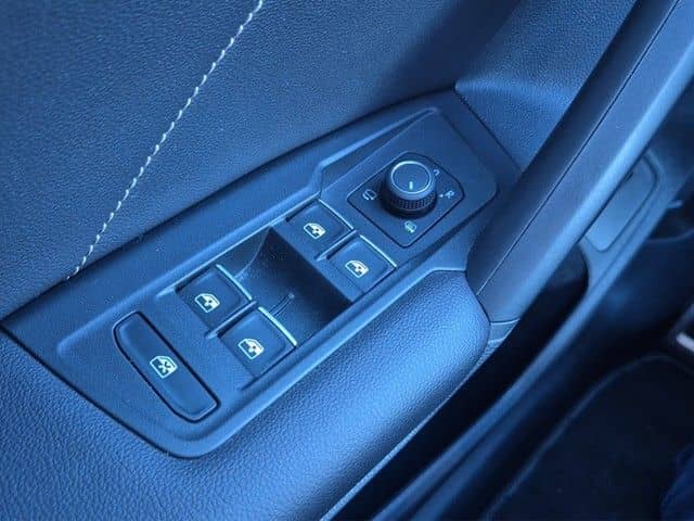 Volkswagen Tiguan R-Line 4Motion 2,0  TSI  DSG Matrix STHZ  foto 11