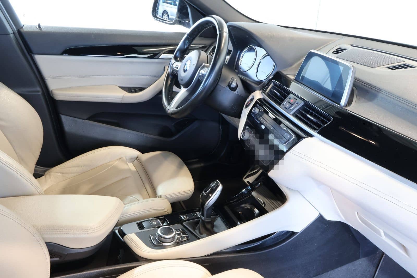 BMW X2 xDrive 18 d M Sport NAVI+LED+AHK+19" foto 11