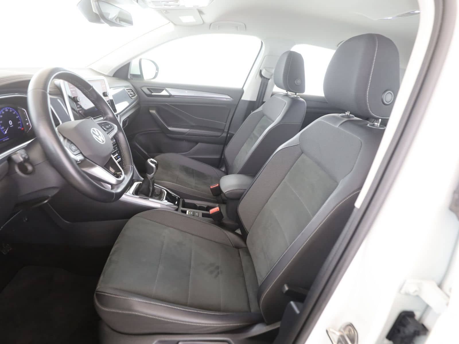 Volkswagen T-Roc 1.5 TSI Style AHK+LED+RFK+Navi+AppleCar foto 19