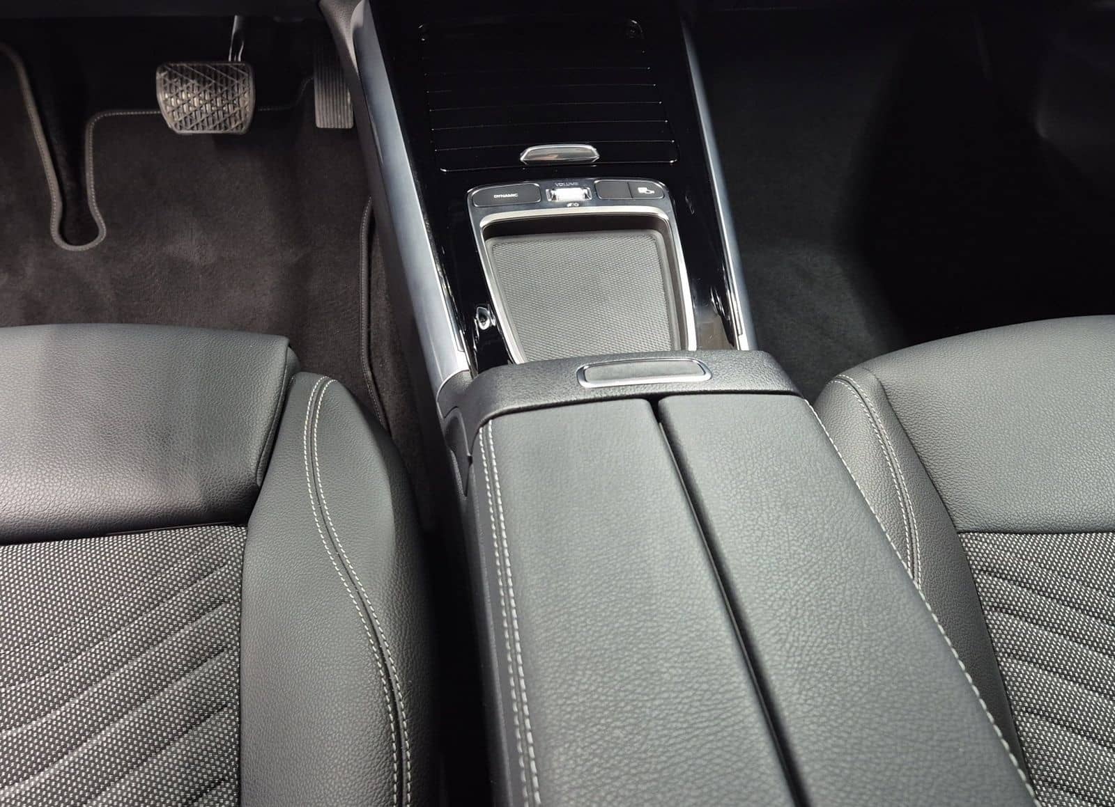 Mercedes-Benz GLA 200 Progressive (EURO 6e) foto 14