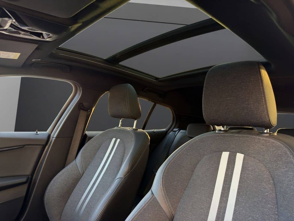 BMW 118i SPORTLINE LED NAVI HUD PANO KAMERA 17" foto 17