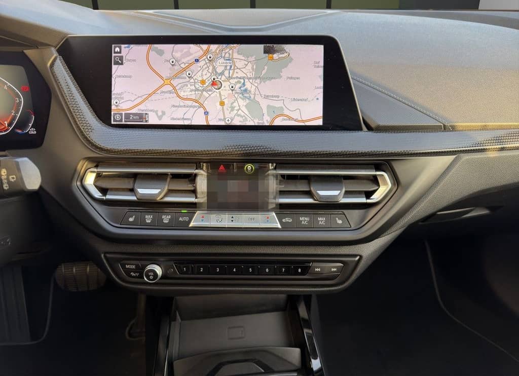 BMW 118i SPORTLINE LED NAVI HUD PANO KAMERA 17" foto 10