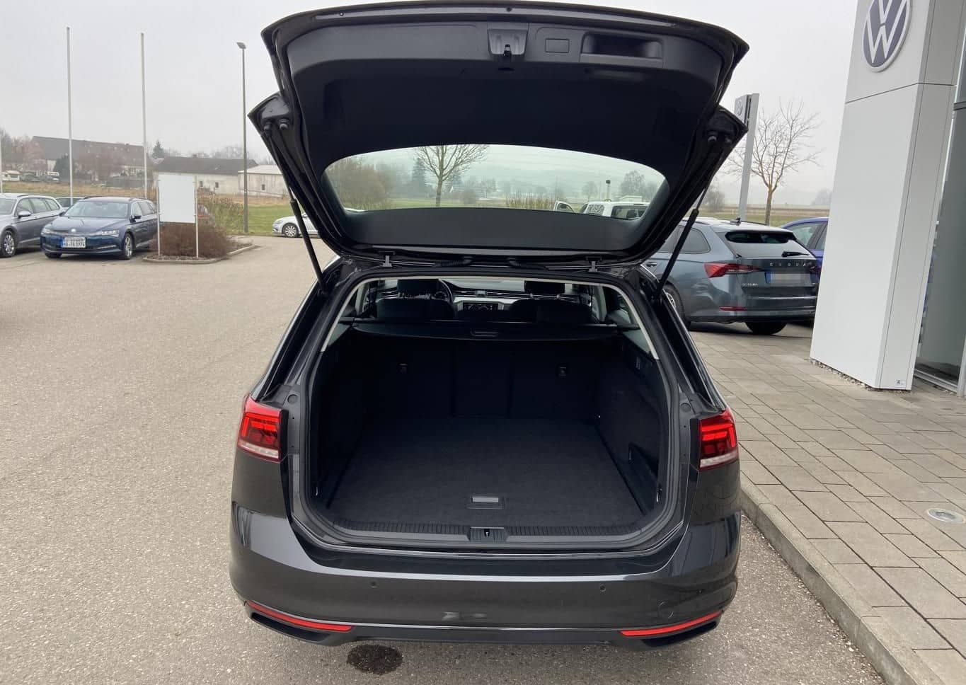 Volkswagen Passat Variant 1.5 TSI Business Premium APP-CONN foto 12