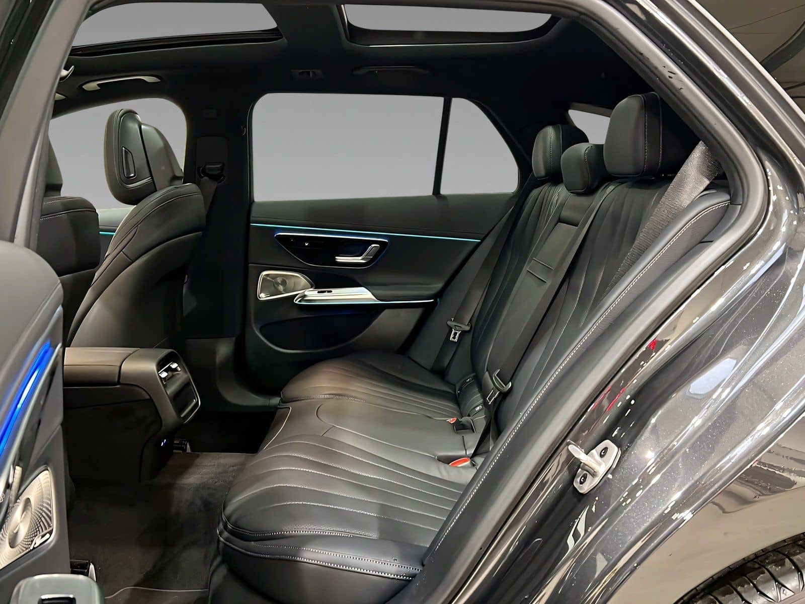 Mercedes-Benz E 450 d 4M T-Modell AMG+DISTR+Burm+Pano+AHK+360° foto 9