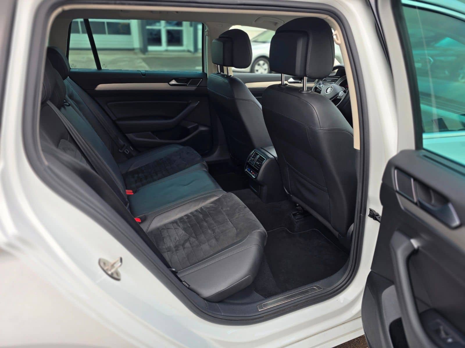 Volkswagen Passat Variant |STHZ| SHZ| LKHZ| MASSAGE foto 16