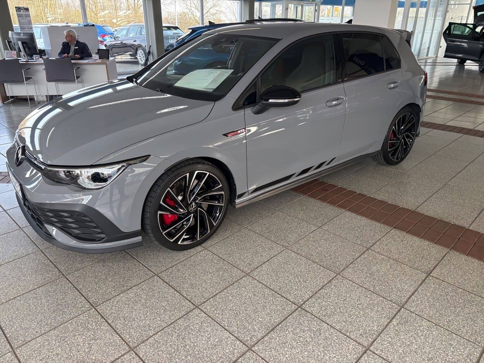 Volkswagen Golf VIII 2.0 TSI DSG GTI CLUBSPORT BLACK +H&K + foto 24