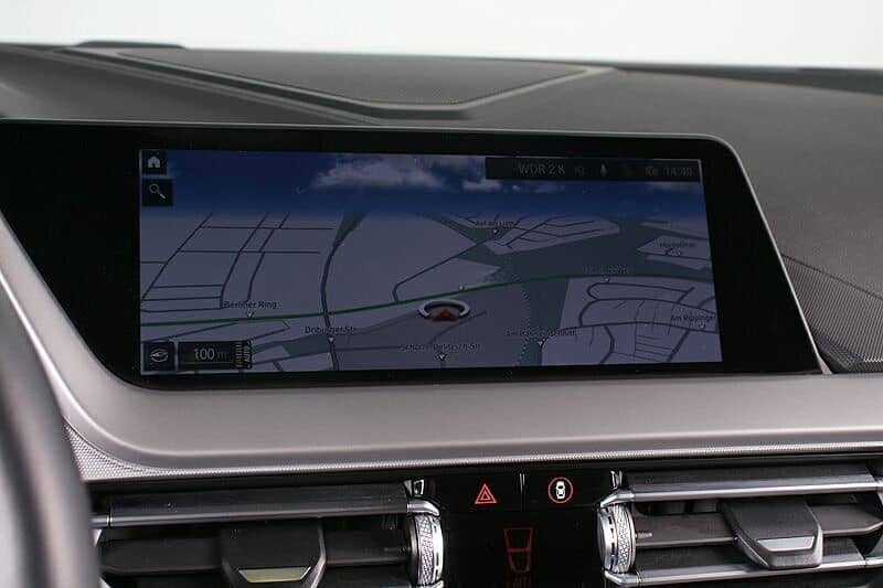 BMW 118iA Advantage LED DAB HuD DKG Hifi foto 10