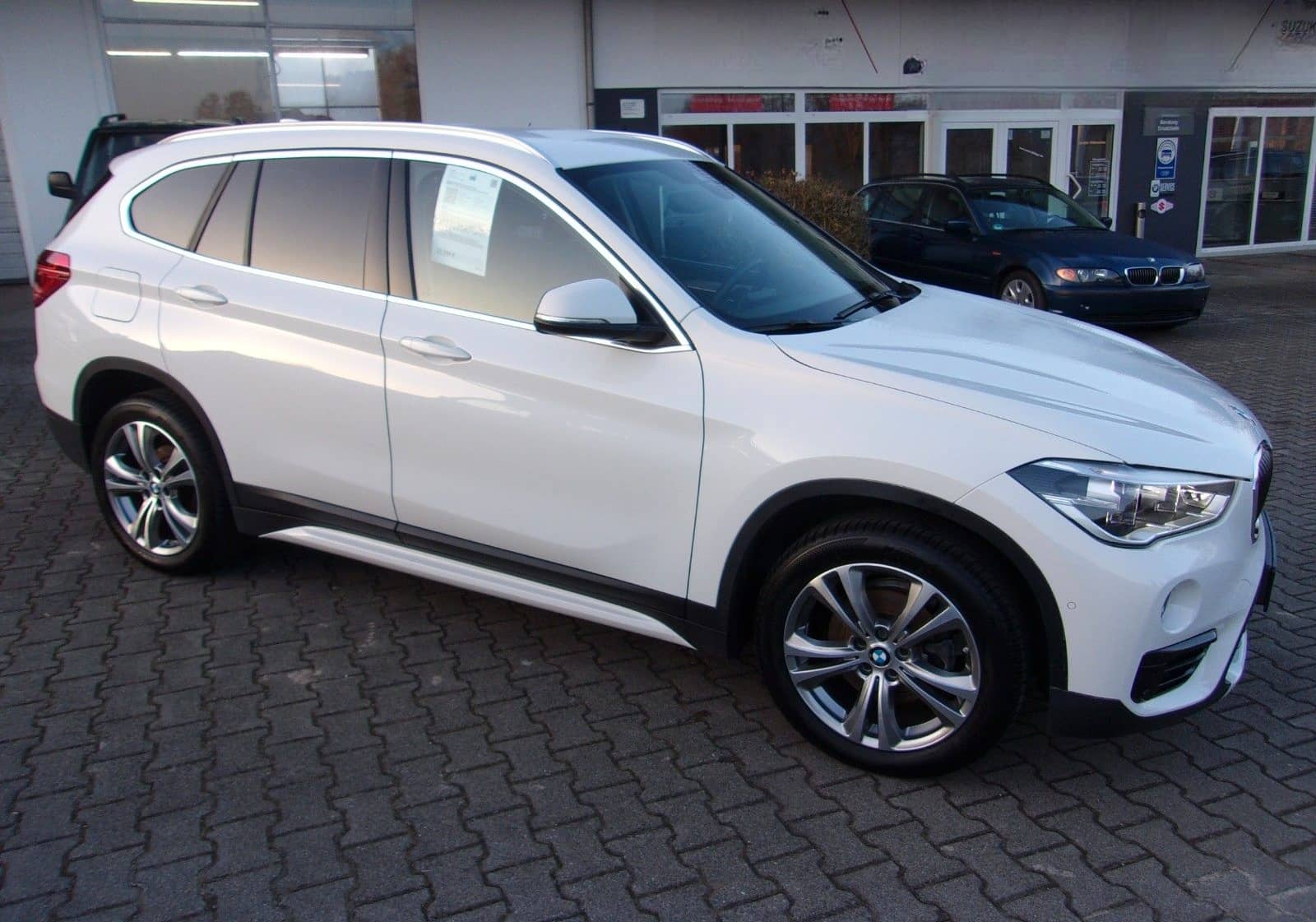 BMW X1 sDrive18i  Automatic Sport Line foto 4