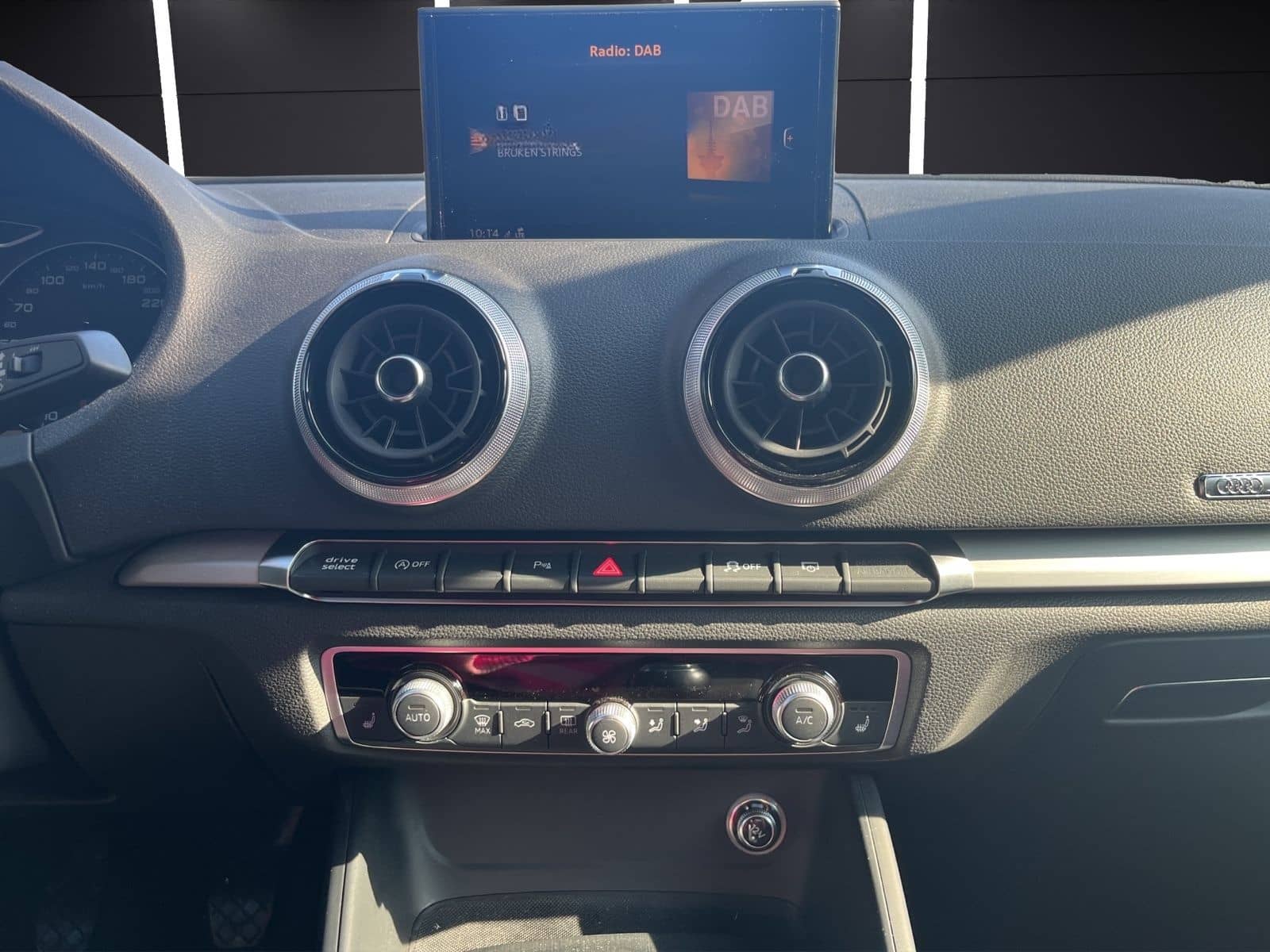 Audi A3 Limousine 30 TFSI Sport / S-Line / LED / DAB foto 19