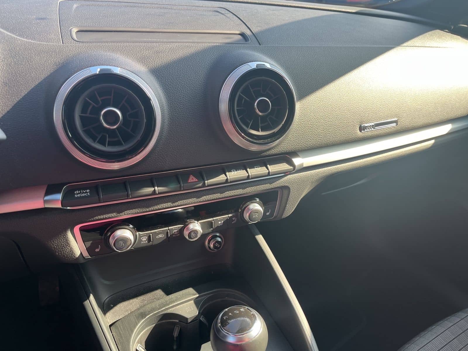 Audi A3 Limousine 30 TFSI Sport / S-Line / LED / DAB foto 22