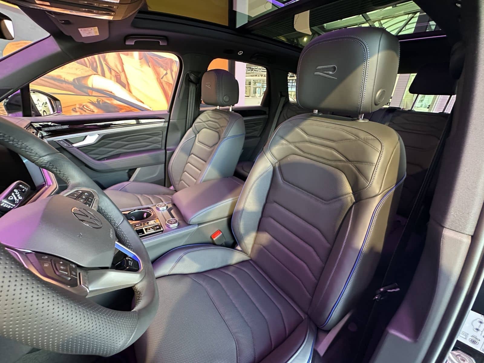 Volkswagen Touareg R 3,0 l V6 eHybrid OPF 4MOTION 250 kW (3 foto 12