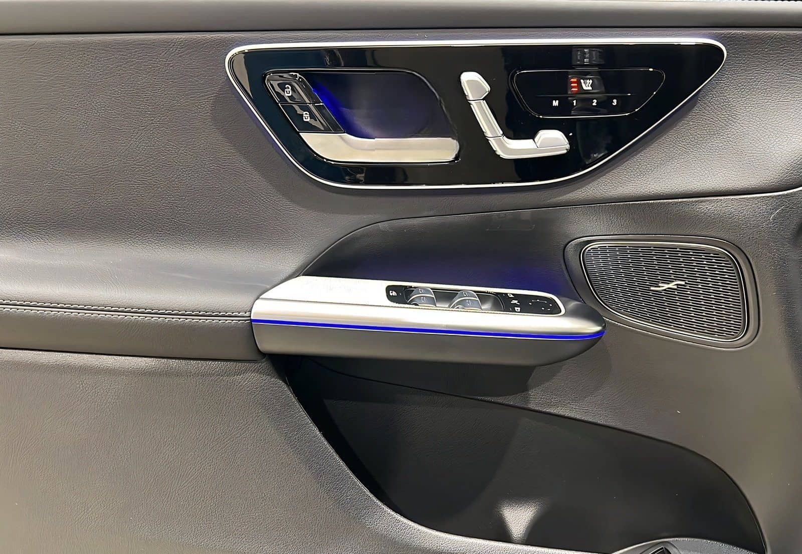 Mercedes-Benz GLC 300de 4M AMG+DIGITAL+Ambi+Pano+TotW+AHK+360° foto 12