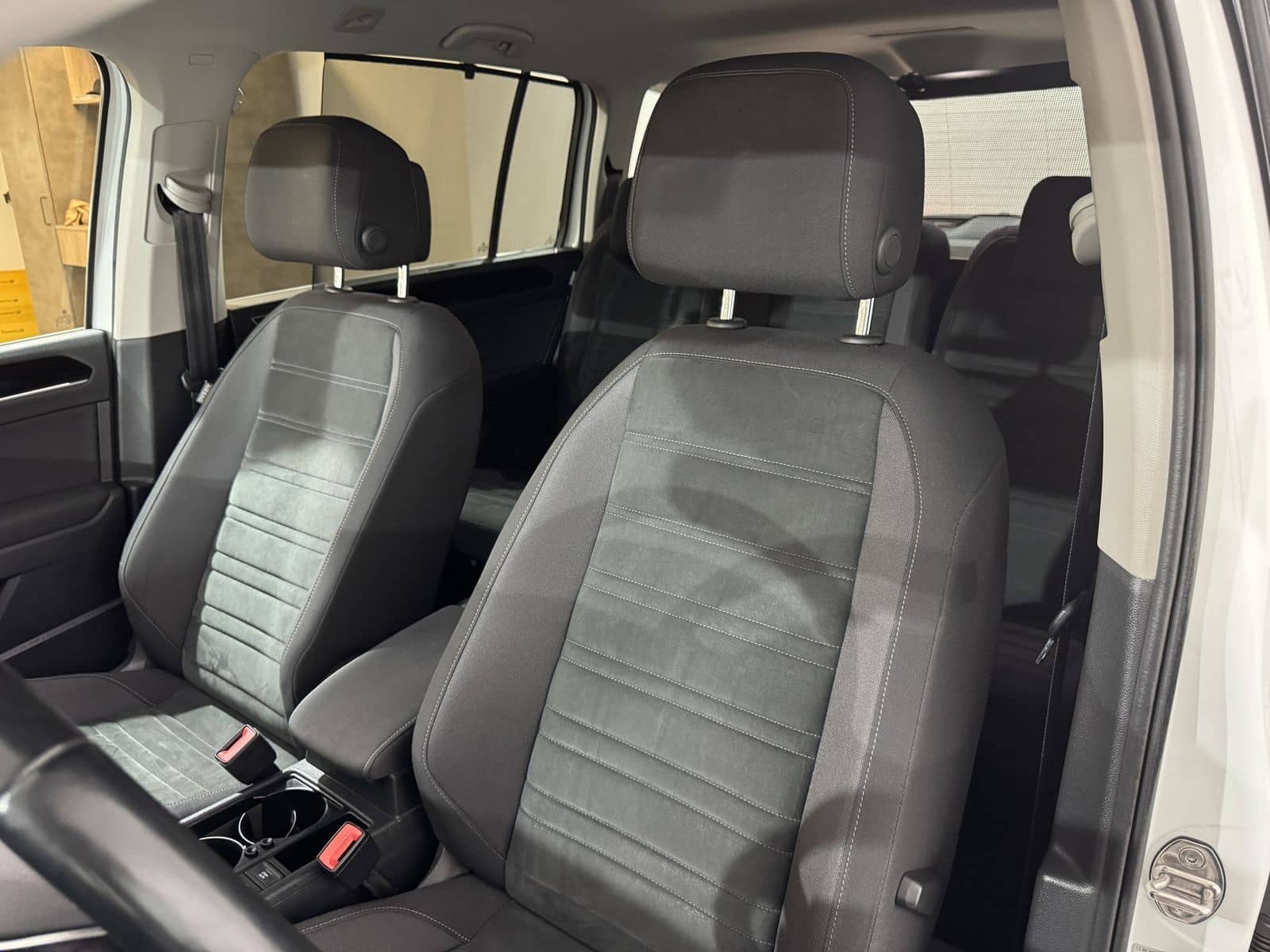 Volkswagen Touran 1.8 TSI Highline*R-Line*Kamera*LED*AHK* foto 12