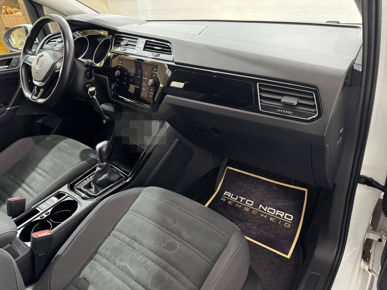 Volkswagen Touran 1.8 TSI Highline*R-Line*Kamera*LED*AHK* foto 15