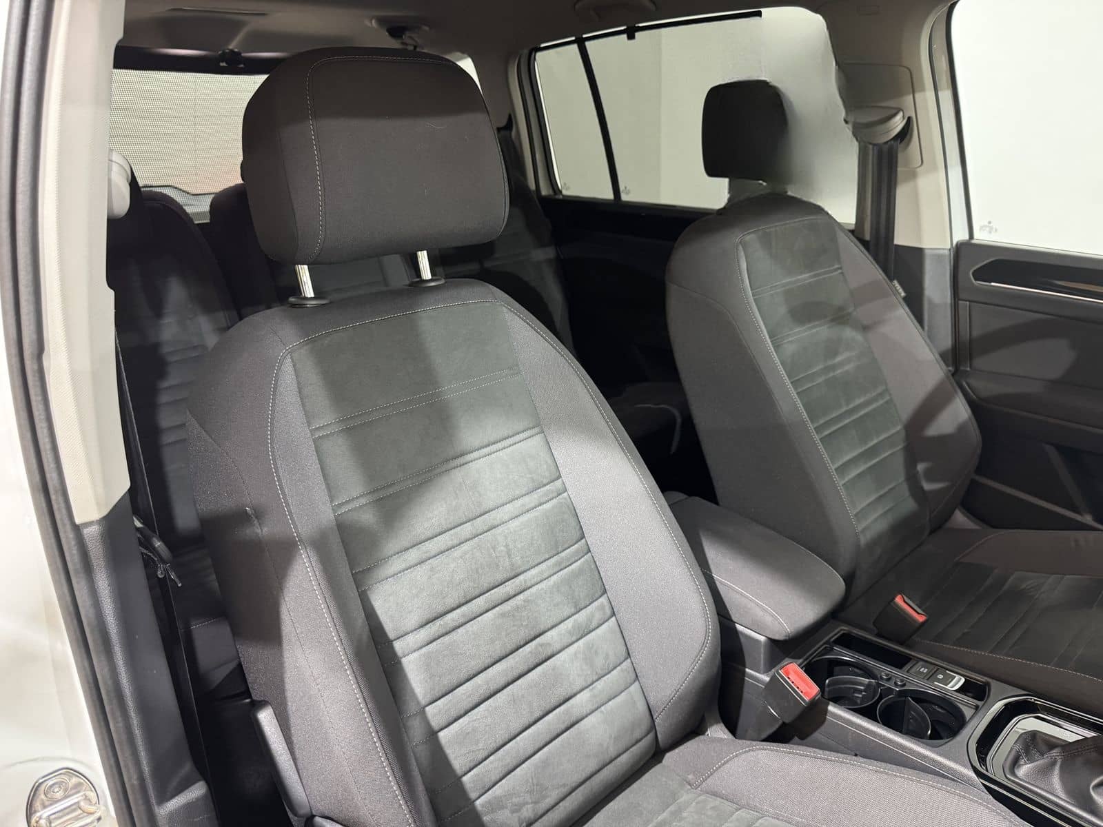 Volkswagen Touran 1.8 TSI Highline*R-Line*Kamera*LED*AHK* foto 17