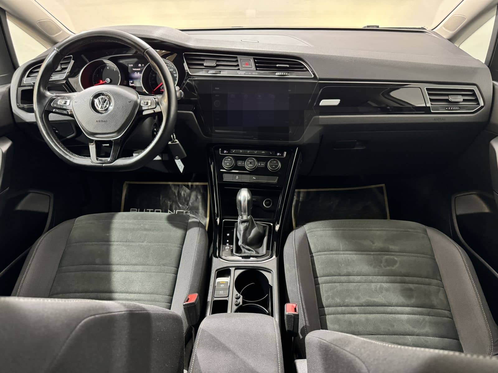 Volkswagen Touran 1.8 TSI Highline*R-Line*Kamera*LED*AHK* foto 20