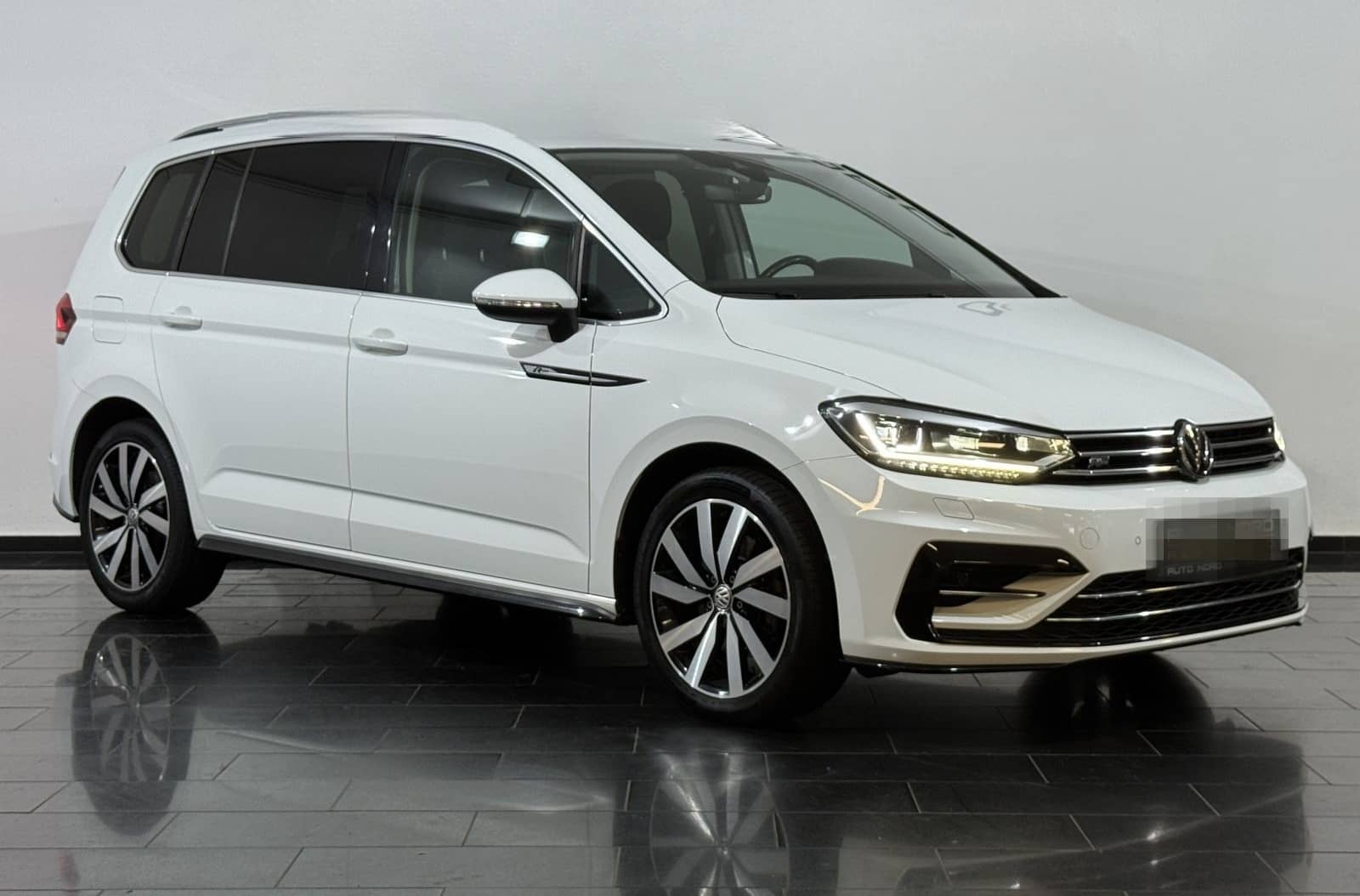 Volkswagen Touran 1.8 TSI Highline*R-Line*Kamera*LED*AHK* foto 3