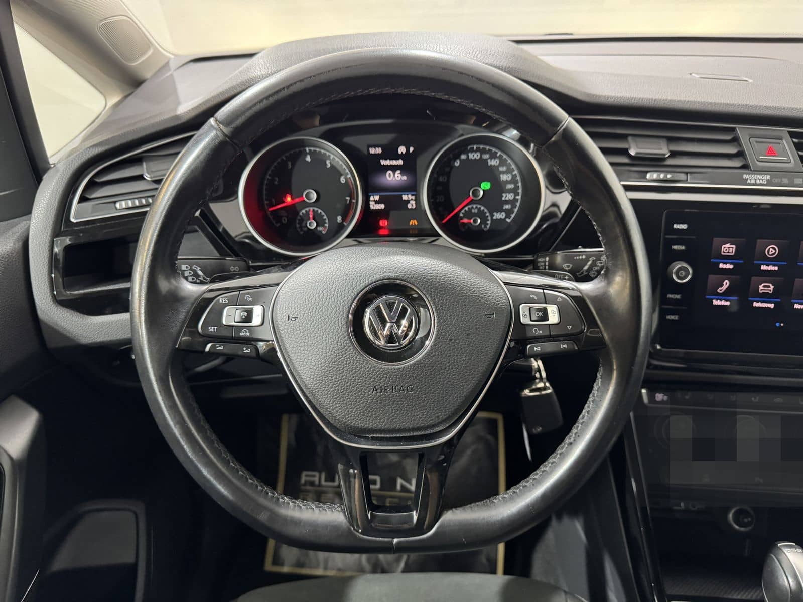 Volkswagen Touran 1.8 TSI Highline*R-Line*Kamera*LED*AHK* foto 21