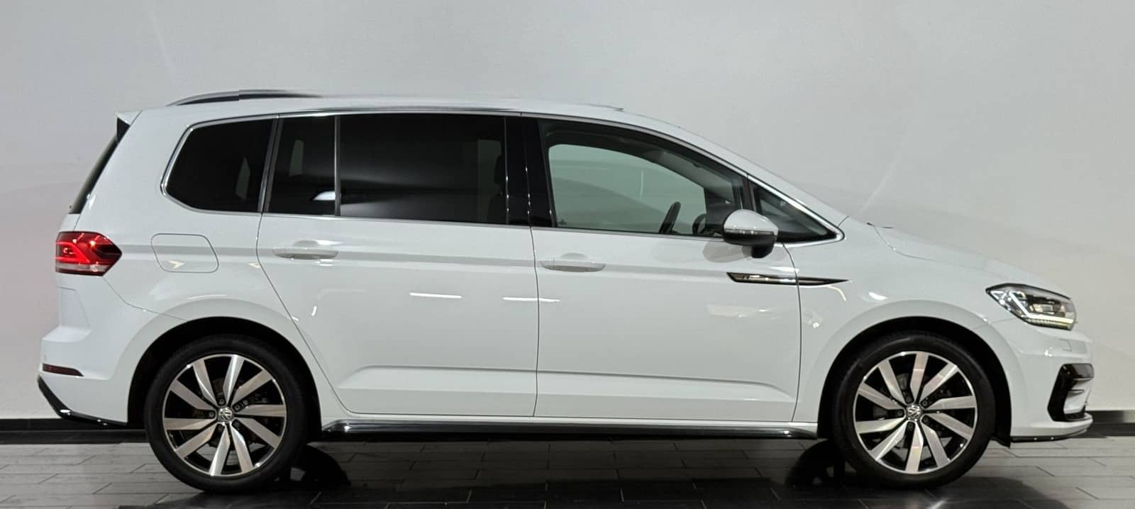 Volkswagen Touran 1.8 TSI Highline*R-Line*Kamera*LED*AHK* foto 4