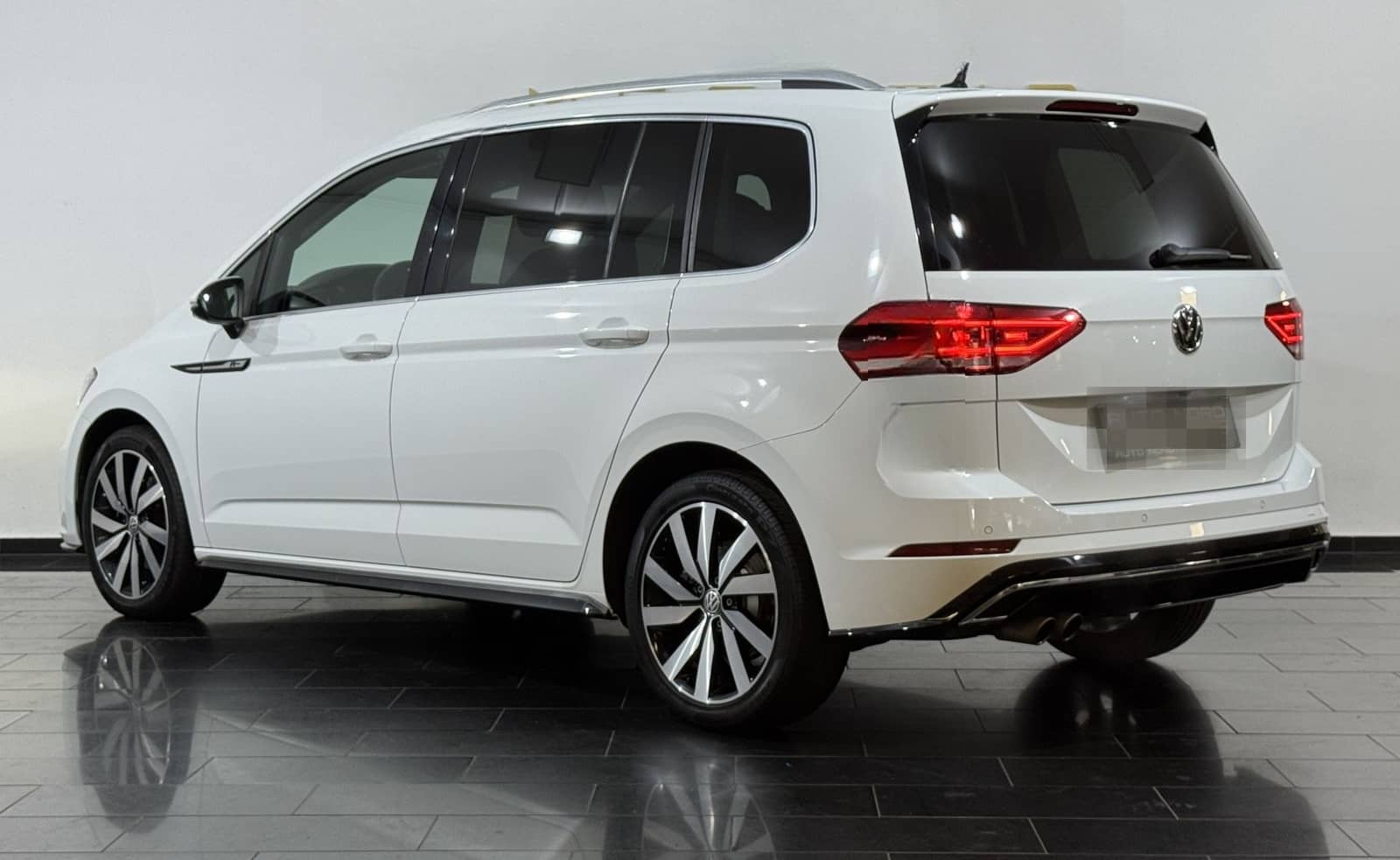 Volkswagen Touran 1.8 TSI Highline*R-Line*Kamera*LED*AHK* foto 7