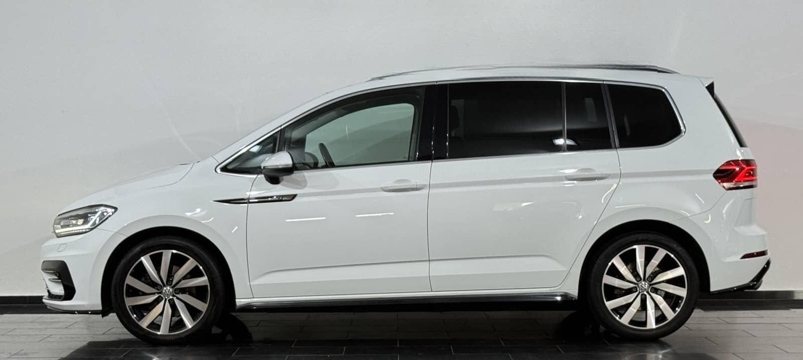 Volkswagen Touran 1.8 TSI Highline*R-Line*Kamera*LED*AHK* foto 8